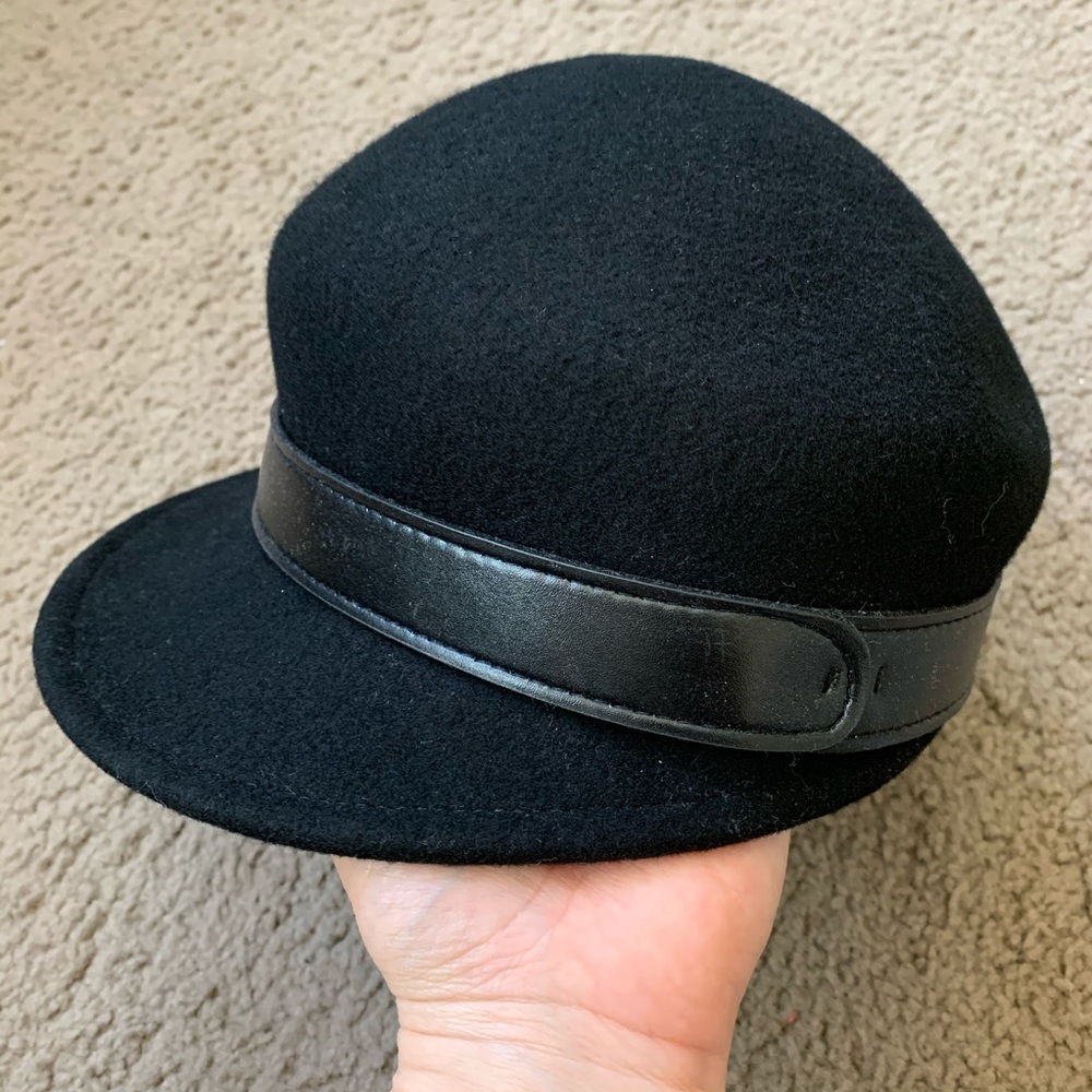 Worlds market black hat cap